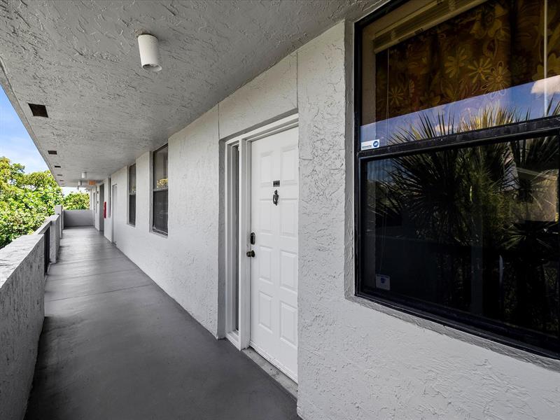 Image 6 of 27 For 4134 Carambola Cir  H403