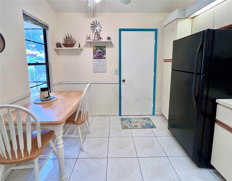 Image 11 of 51 For 10714 Beach Palm Ct  B