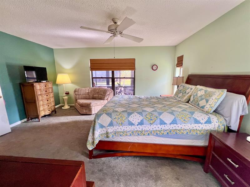 Image 16 of 51 For 10714 Beach Palm Ct  B