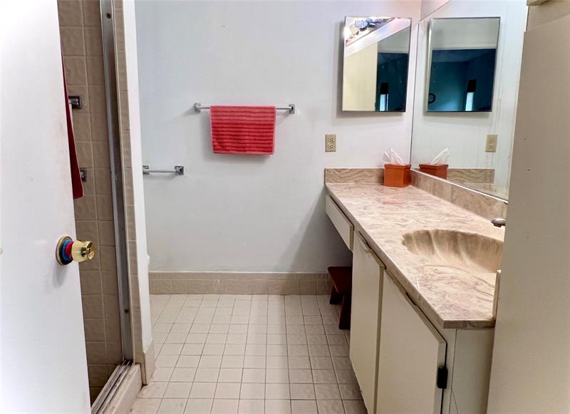 Image 18 of 51 For 10714 Beach Palm Ct  B