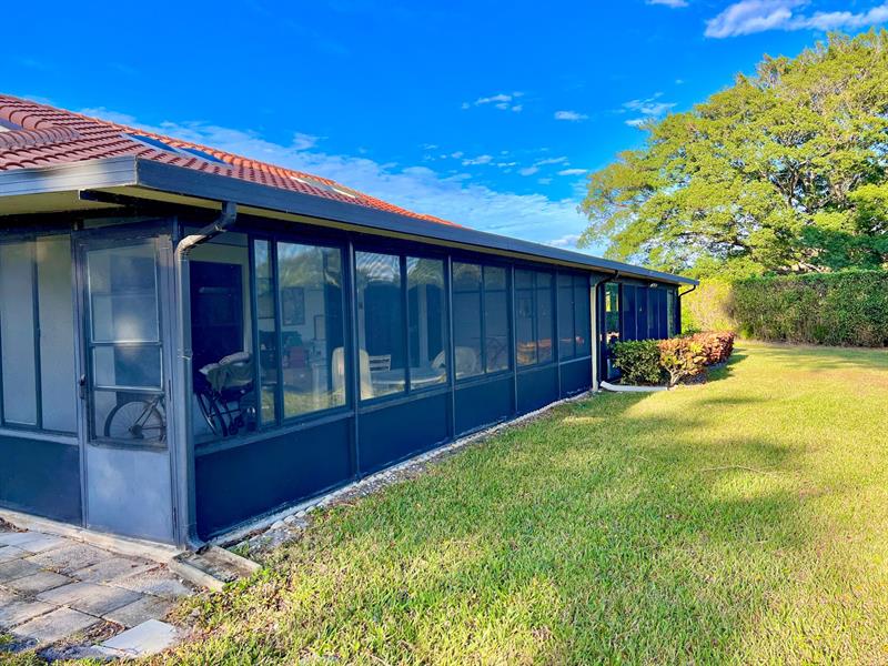 Image 23 of 51 For 10714 Beach Palm Ct  B