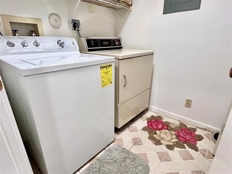 Image 28 of 51 For 10714 Beach Palm Ct  B