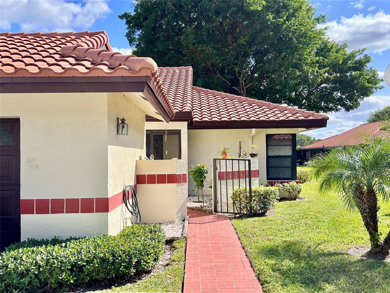 Image 3 of 51 For 10714 Beach Palm Ct  B