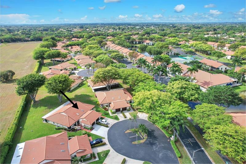 Image 32 of 51 For 10714 Beach Palm Ct  B