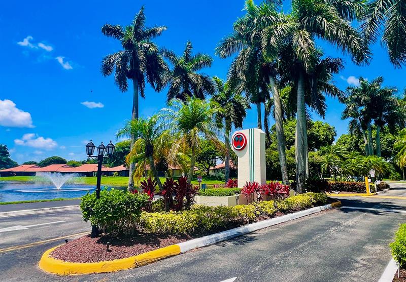 Image 36 of 51 For 10714 Beach Palm Ct  B