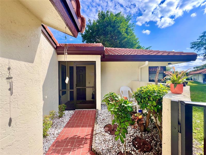 Image 4 of 51 For 10714 Beach Palm Ct  B