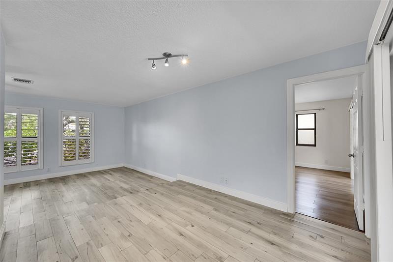Image 18 of 48 For 9254 13th Pl