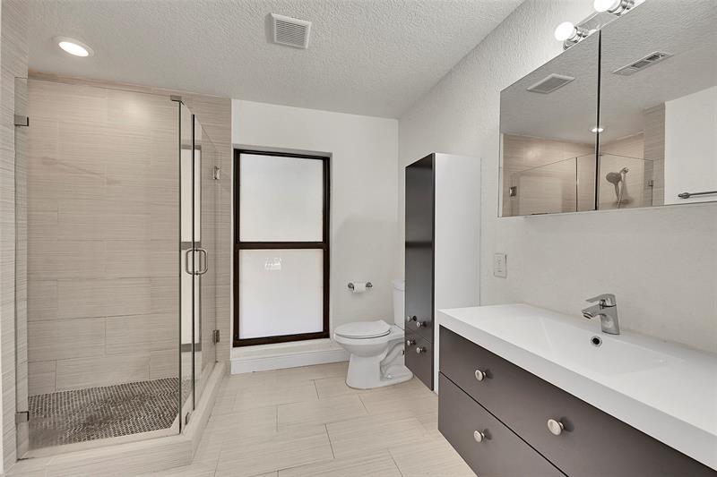 Image 24 of 48 For 9254 13th Pl