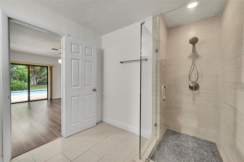 Image 25 of 48 For 9254 13th Pl