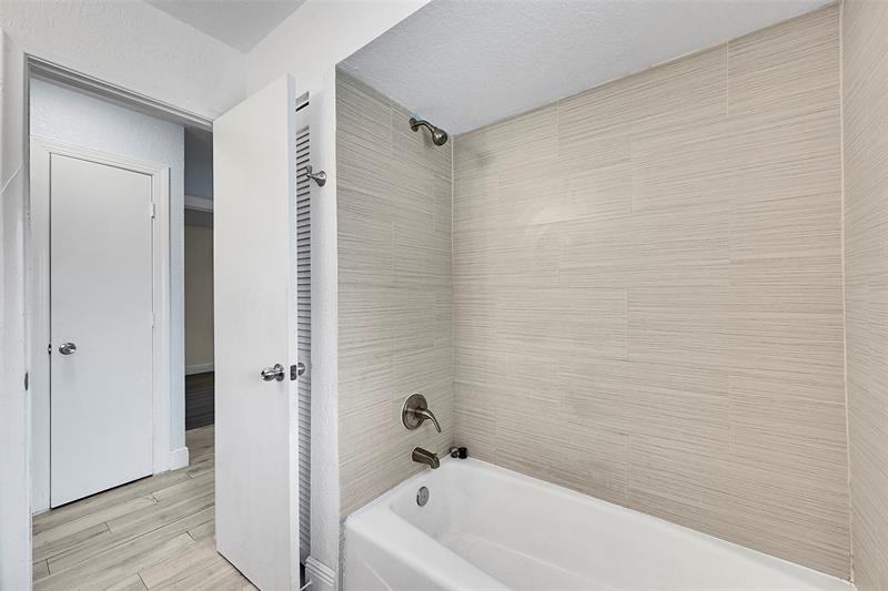 Image 29 of 48 For 9254 13th Pl