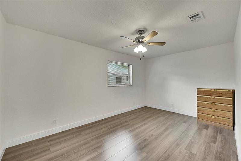 Image 31 of 48 For 9254 13th Pl
