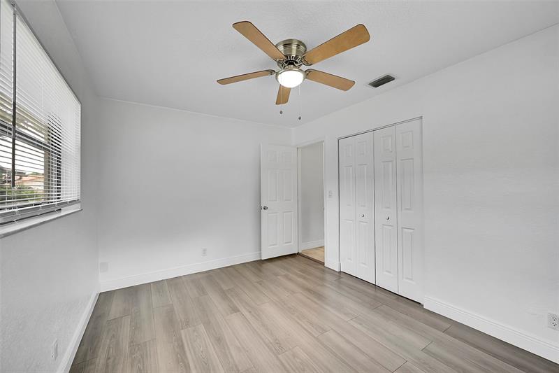 Image 33 of 48 For 9254 13th Pl