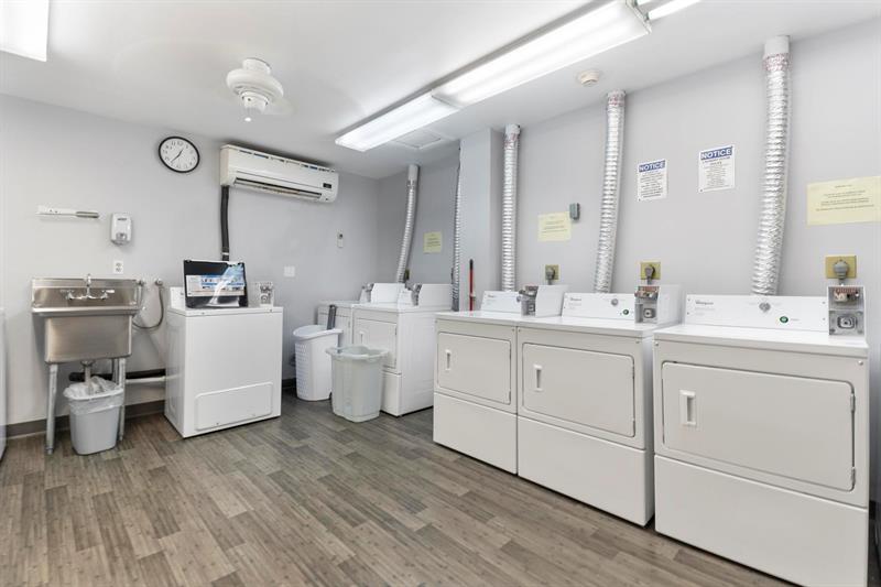 Image 8 of 22 For 1625 10th Ave  508