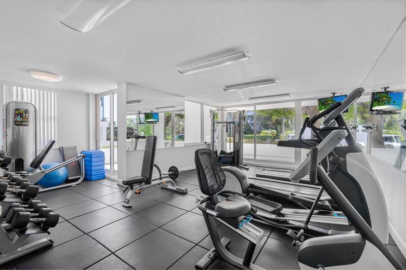 Image 11 of 19 For 155 Ocean Lane Dr  706