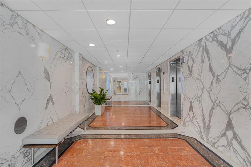 Image 5 of 19 For 155 Ocean Lane Dr  706