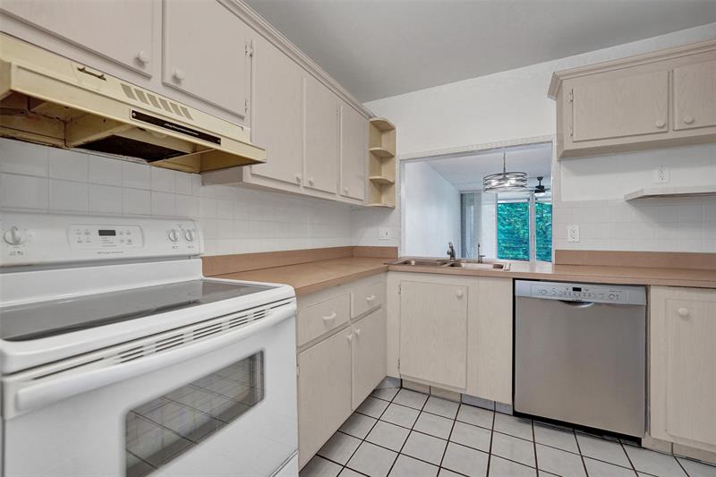 Image 22 of 53 For 9470 Poinciana Pl  308