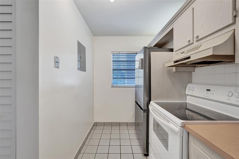 Image 24 of 53 For 9470 Poinciana Pl  308