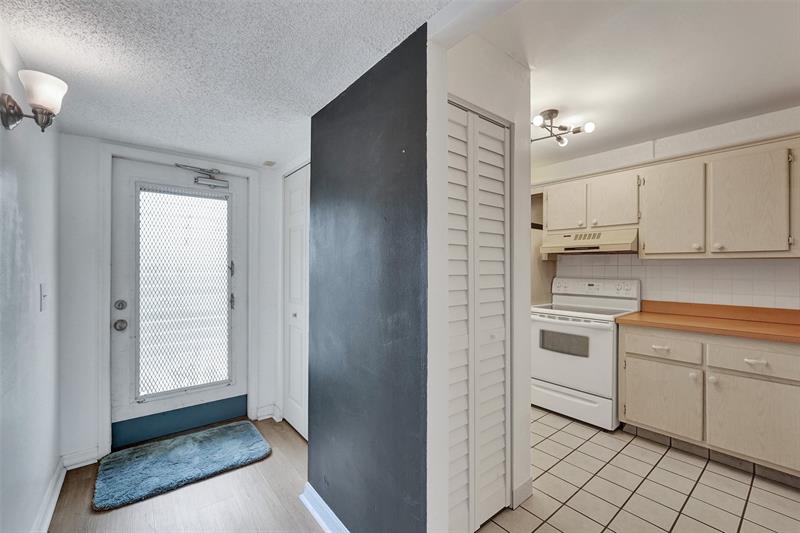 Image 29 of 53 For 9470 Poinciana Pl  308