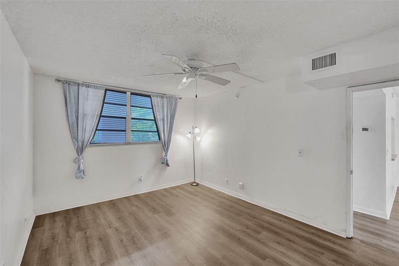 Image 32 of 53 For 9470 Poinciana Pl  308