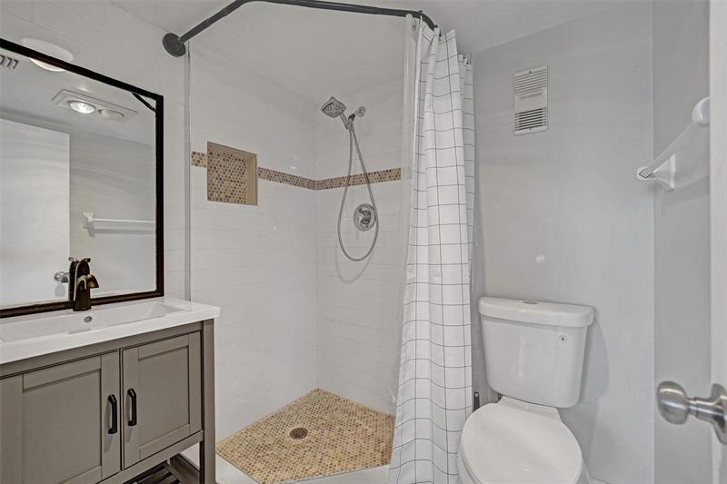 Image 45 of 53 For 9470 Poinciana Pl  308