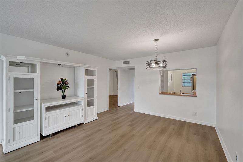 Image 9 of 53 For 9470 Poinciana Pl  308