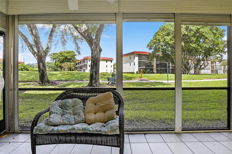 Image 2 of 17 For 211 Hollybrook Dr  107