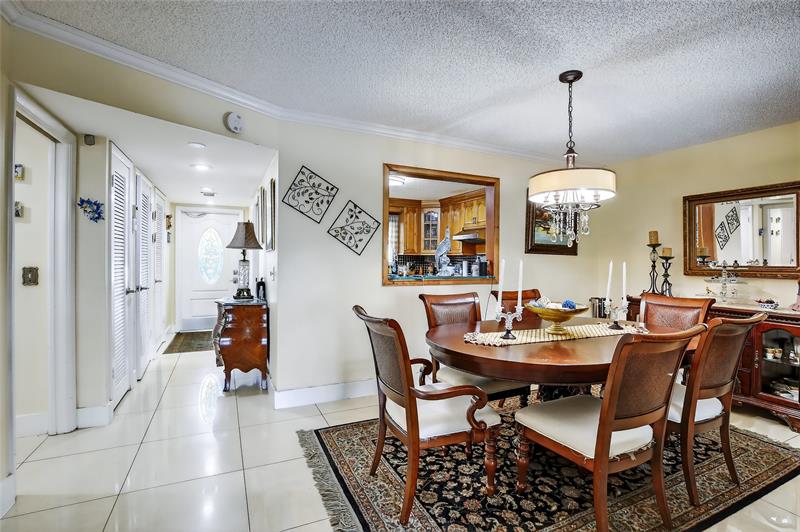 Image 6 of 17 For 211 Hollybrook Dr  107