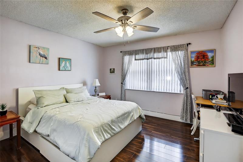 Image 9 of 17 For 211 Hollybrook Dr  107