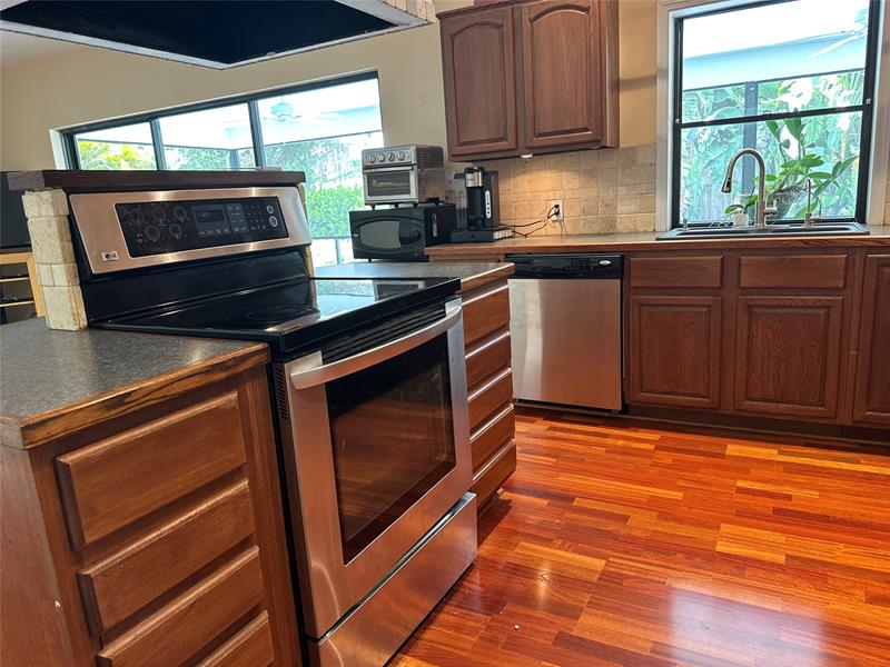 Image 7 of 20 For 12530 11th Ct