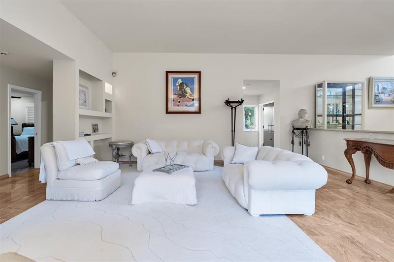 Image 10 of 54 For 18 Nurmi Dr  