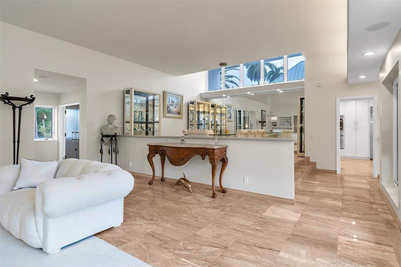 Image 11 of 54 For 18 Nurmi Dr  