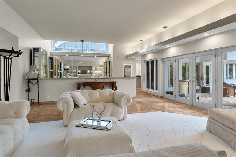 Image 12 of 54 For 18 Nurmi Dr  