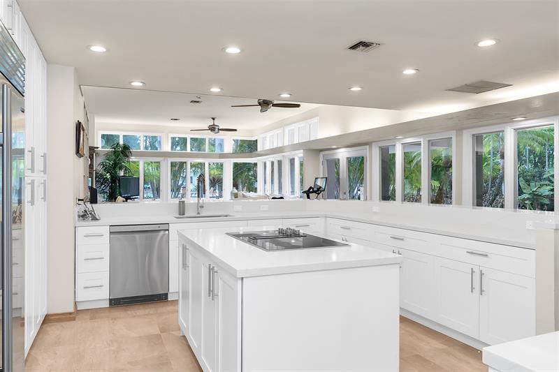 Image 17 of 54 For 18 Nurmi Dr  