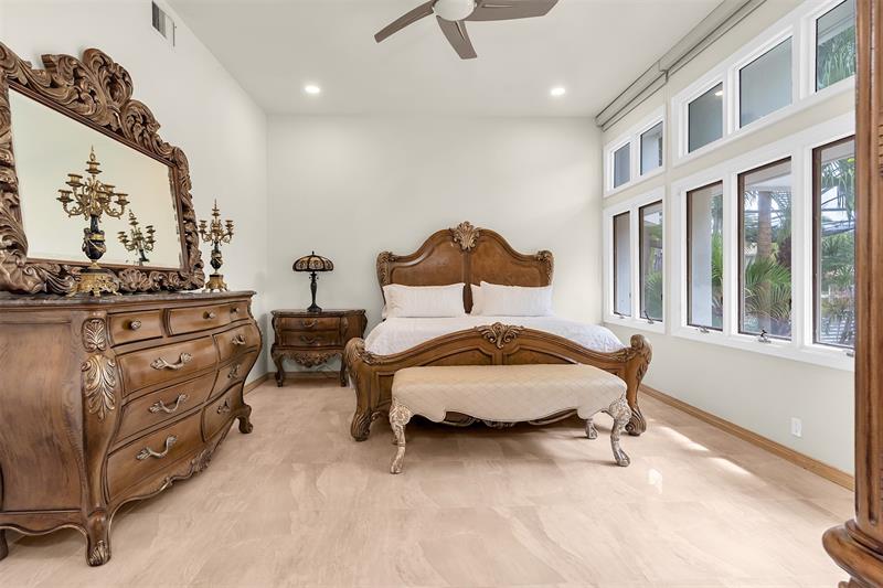 Image 28 of 54 For 18 Nurmi Dr  