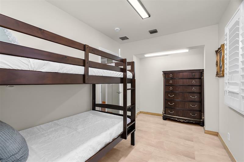 Image 42 of 54 For 18 Nurmi Dr  