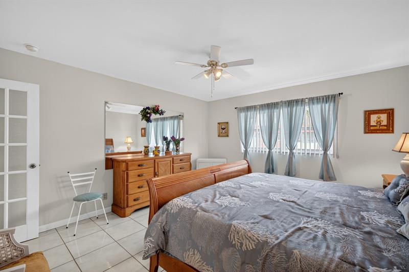Image 31 of 39 For 4881 22nd St  B12