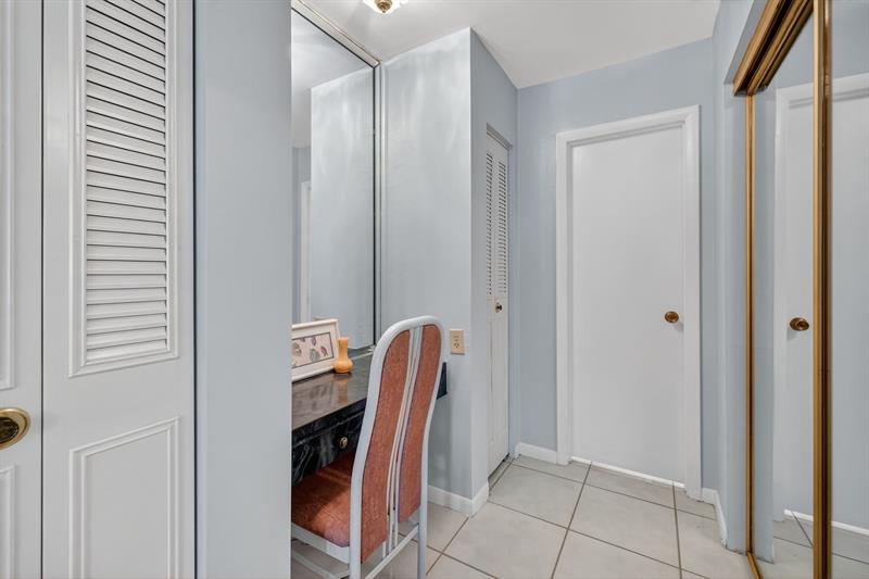 Image 33 of 39 For 4881 22nd St  B12