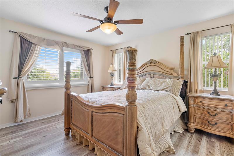 Image 17 of 34 For 5176 121st Dr