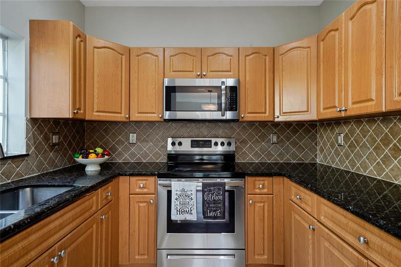 Image 16 of 40 For 4224 Stonecreek Cr  4224