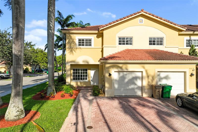 Image 2 of 40 For 4224 Stonecreek Cr  4224