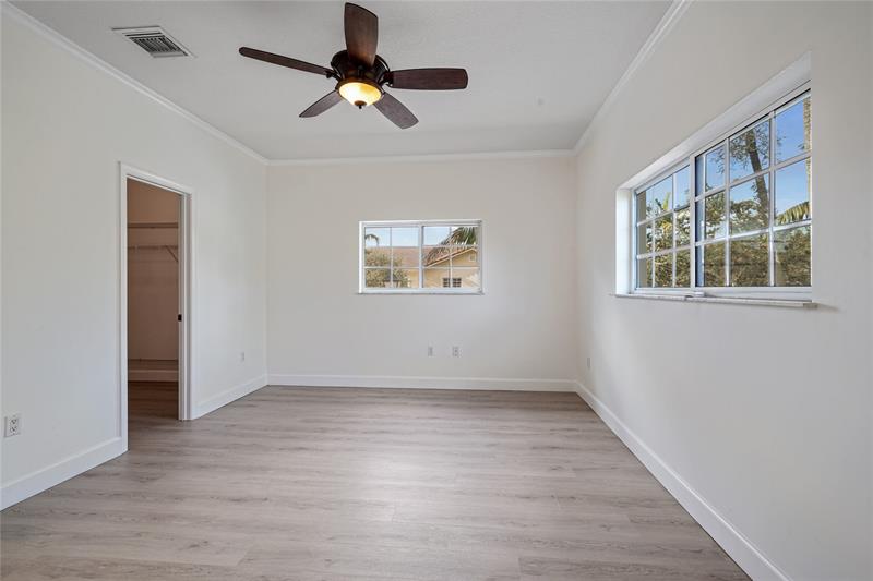 Image 20 of 40 For 4224 Stonecreek Cr  4224