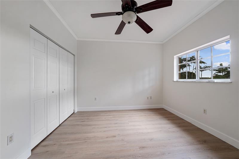 Image 27 of 40 For 4224 Stonecreek Cr  4224