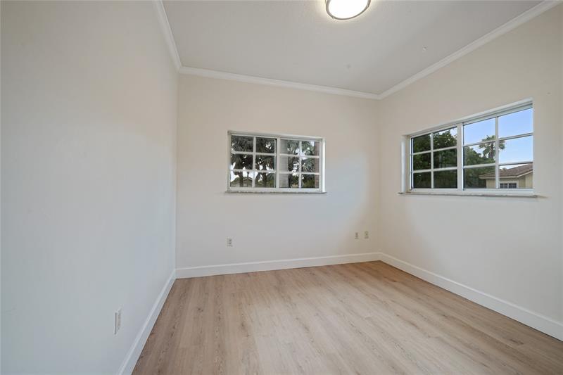 Image 28 of 40 For 4224 Stonecreek Cr  4224