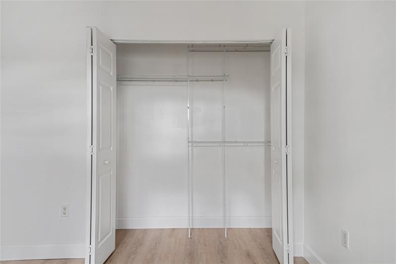 Image 29 of 40 For 4224 Stonecreek Cr  4224