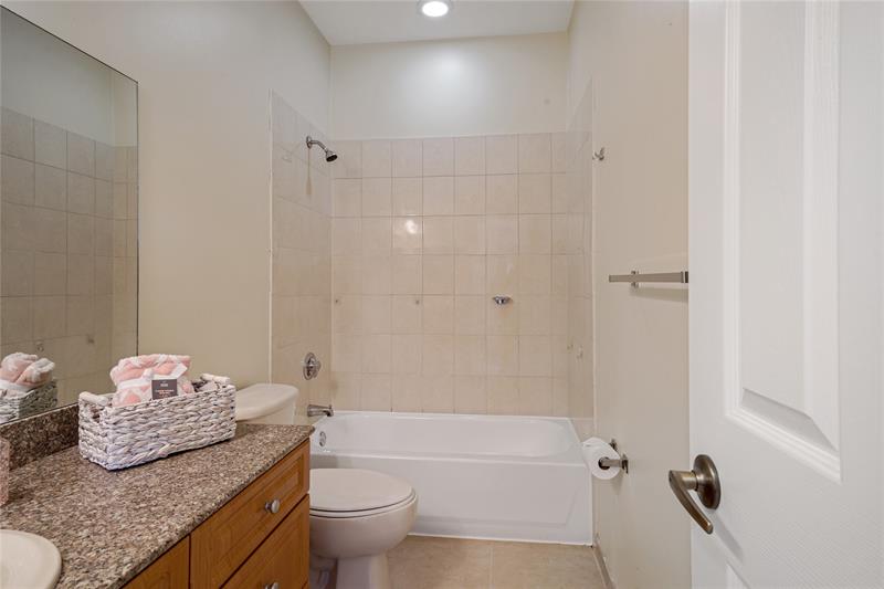 Image 31 of 40 For 4224 Stonecreek Cr  4224