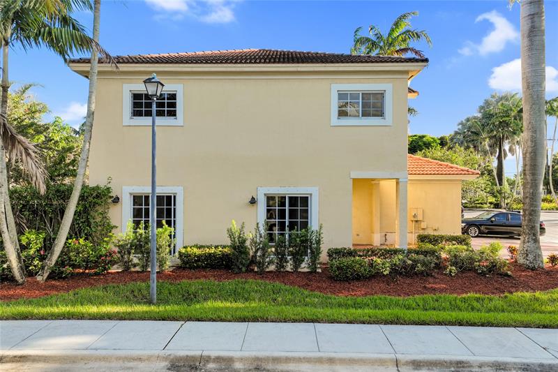 Image 5 of 40 For 4224 Stonecreek Cr  4224