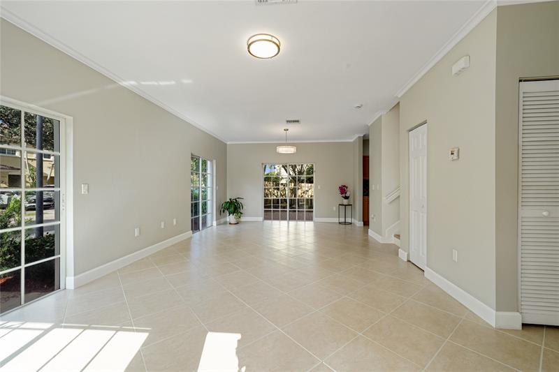 Image 8 of 40 For 4224 Stonecreek Cr  4224