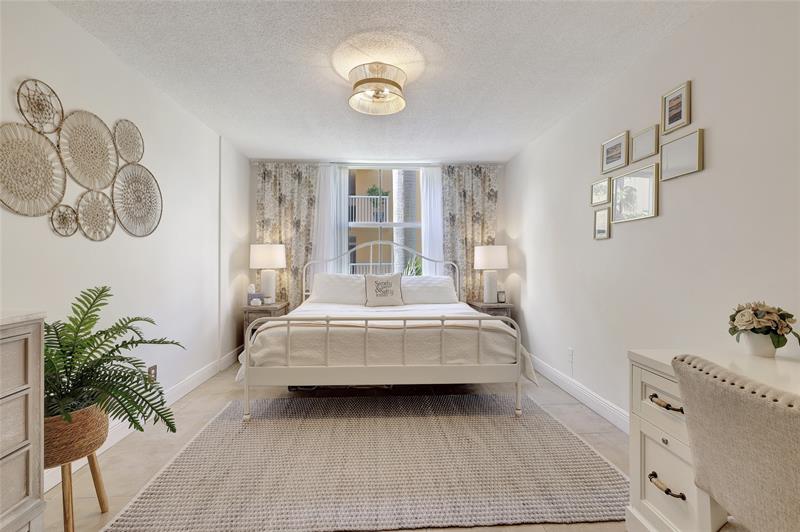 Image 14 of 26 For 1341 3rd Ave  210