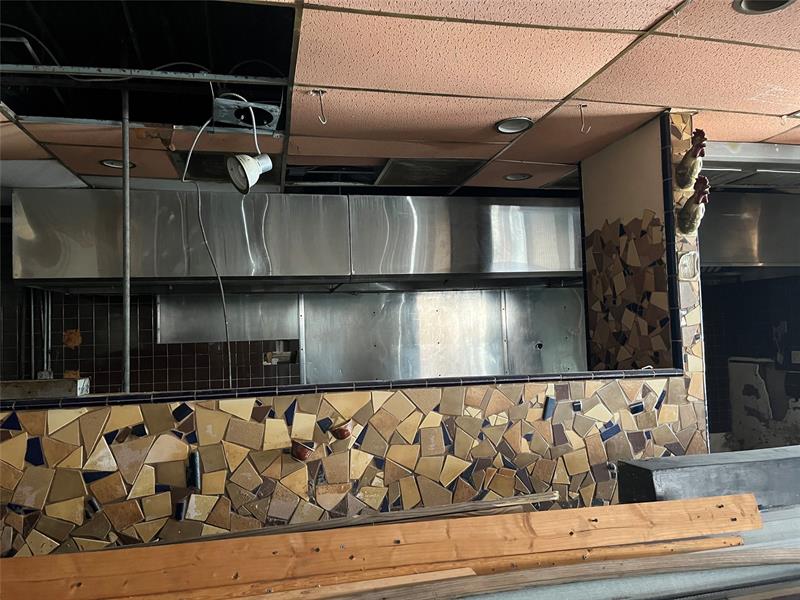Image 9 of 13 For 1361 Commercial Blvd