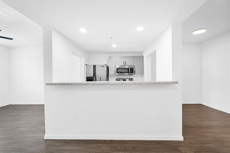 Image 10 of 69 For 533 3rd Ave  230